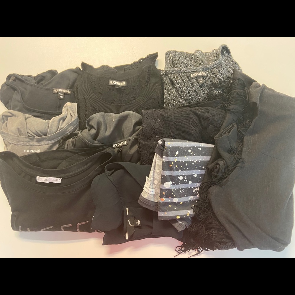 (SOLD) 10 top bundle